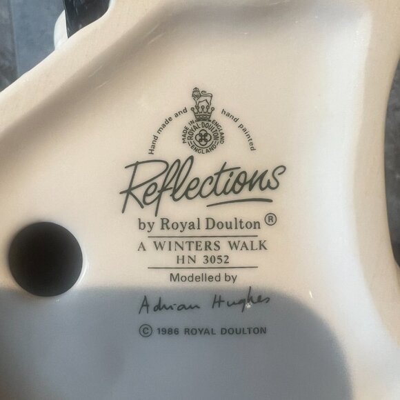 Royal Doulton 'A Winter’s Walk' Hand Made & Hand Painted 14" Porcelain Figurine! - Picture 10 of 16